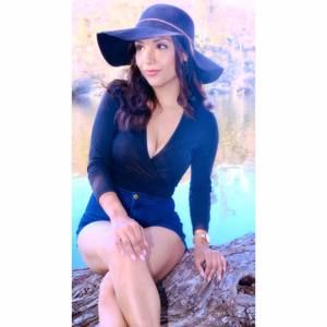 Meet your Posher, Amarís